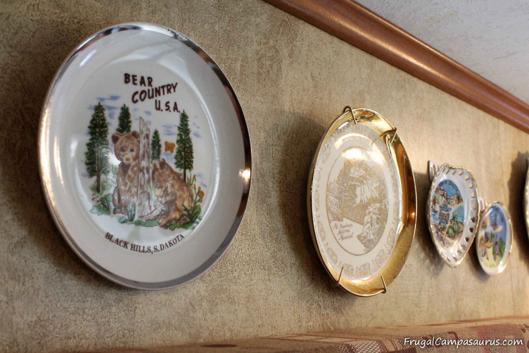 An Easy No Nail Hole Way To Make A Camper Homey Frugal Campasaurus